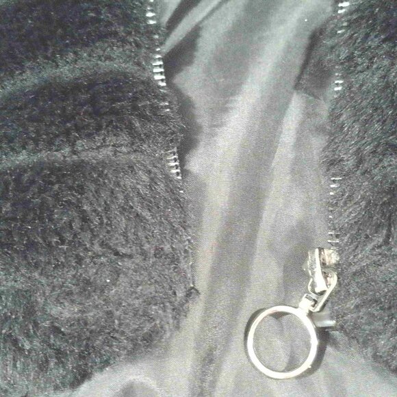 Women's Hooded Ribbed Faux Fur Jacket. Size is Large - Picture 13 of 14